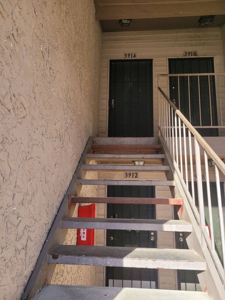 3914 Coronation Ct - Photo 3 of 27