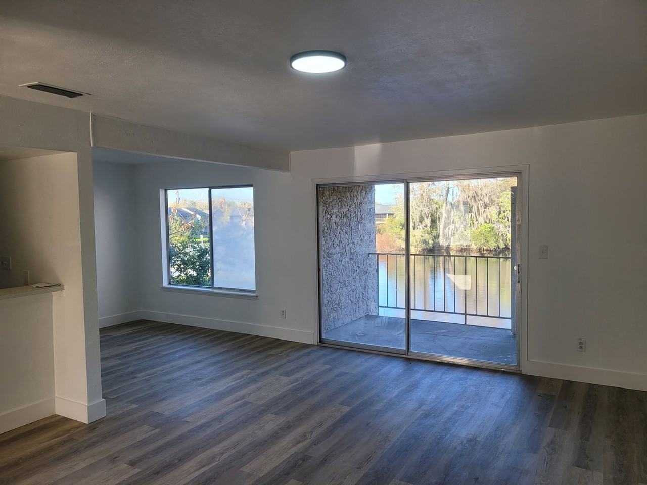 3914 Coronation Ct - Photo 5 of 27