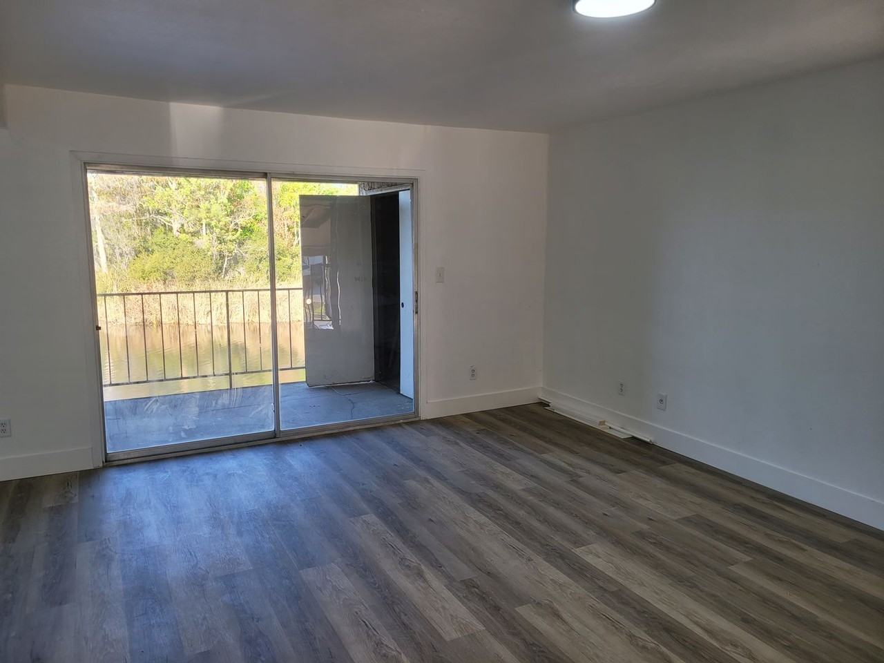 3914 Coronation Ct - Photo 6 of 27