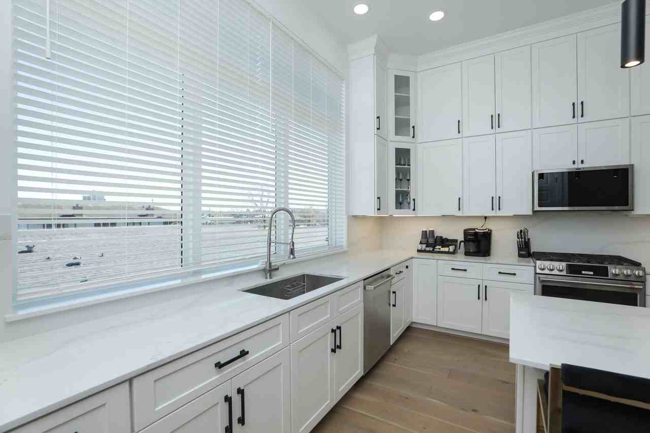 5704 Fairdale Ln #B - Photo 6 of 41