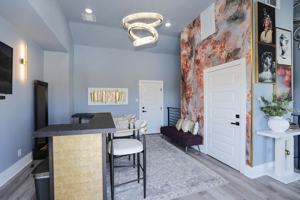 featured image of 5704 Fairdale Ln #B
