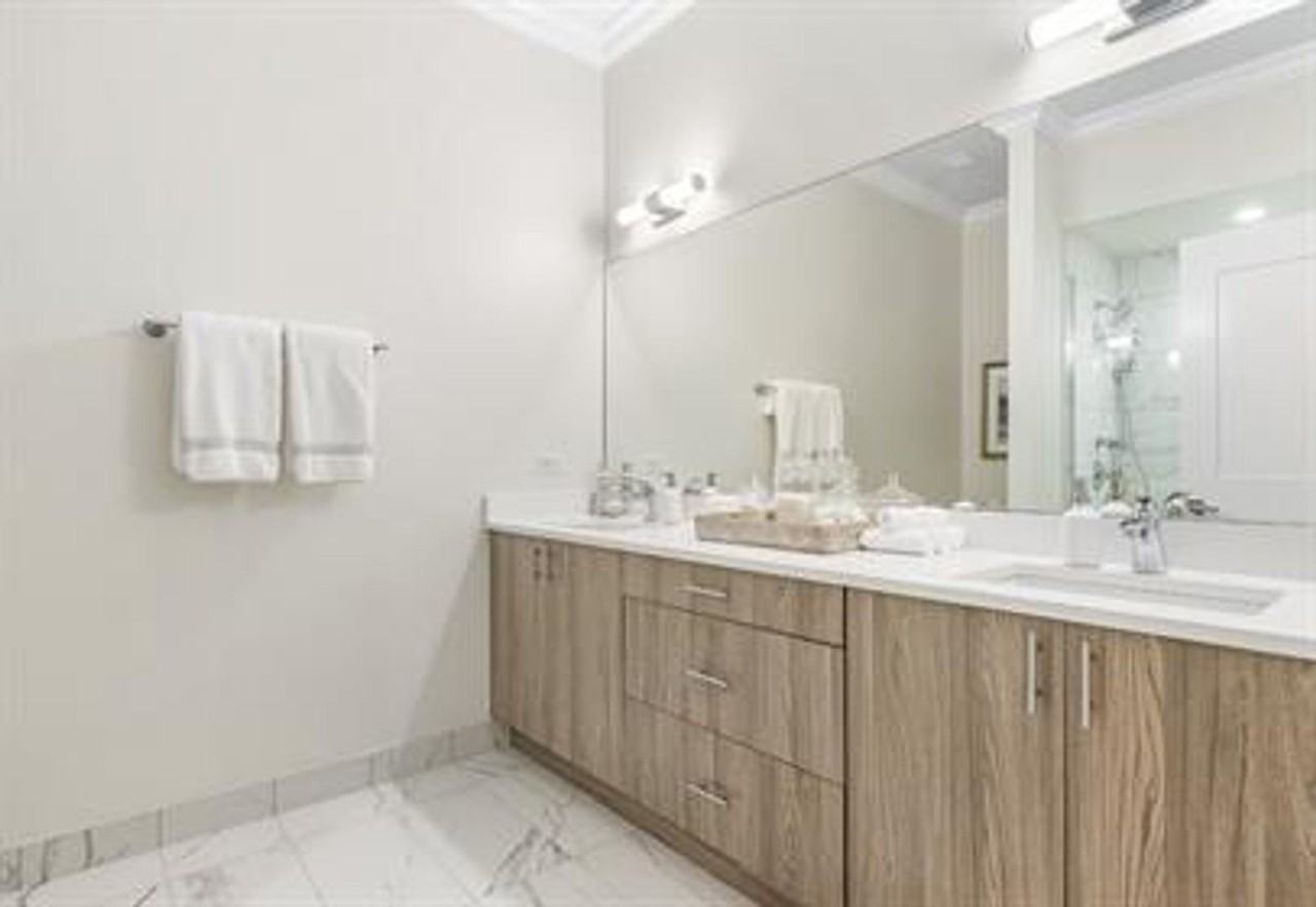 835 Lake Street - Photo 2 of 35