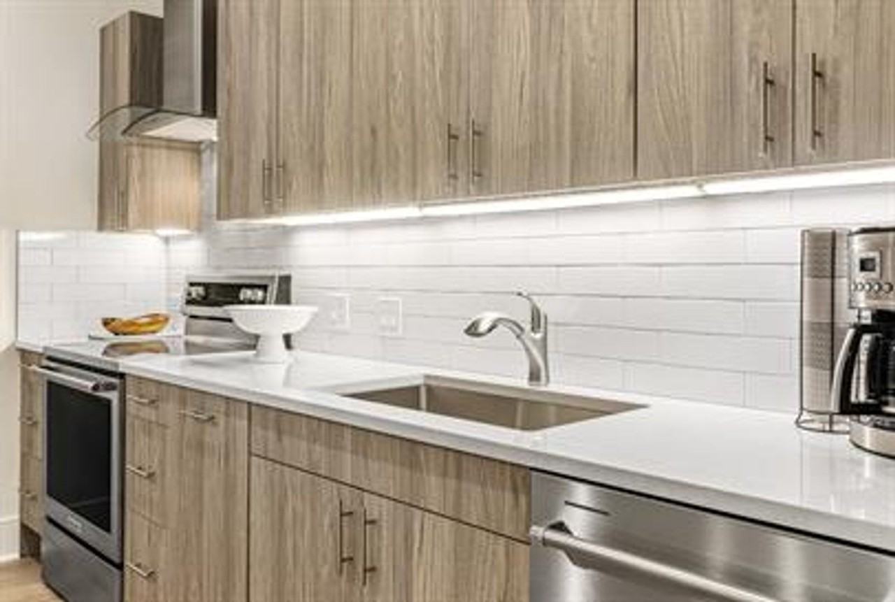 835 Lake Street - Photo 5 of 35