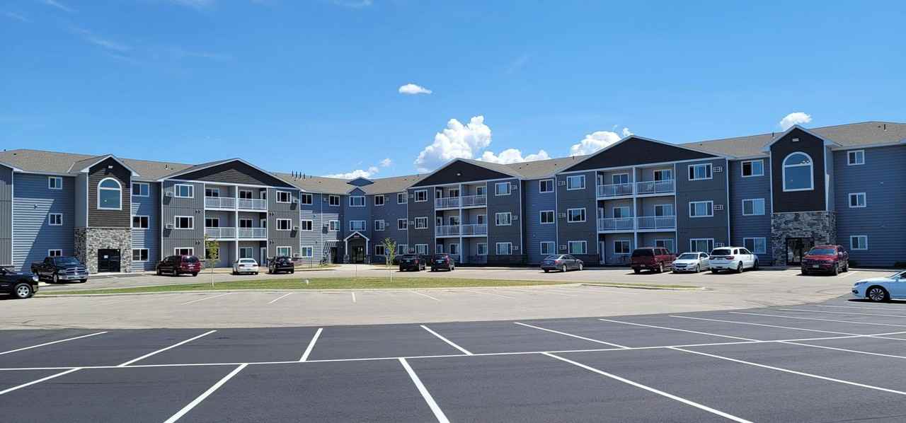 800 Main Street N. - Photo 2 of 13