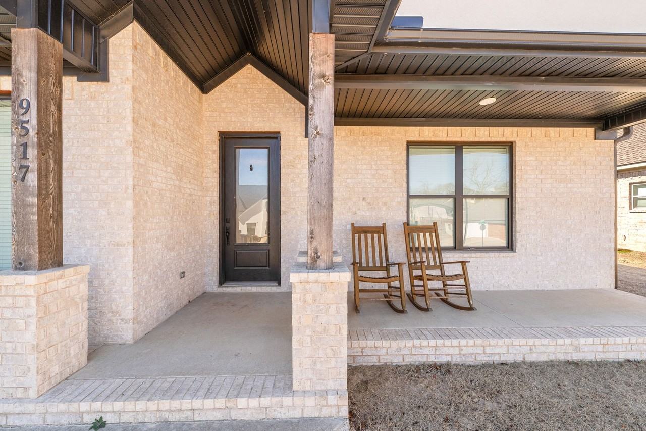 9517 Meadow Oak Dr - Photo 2 of 35