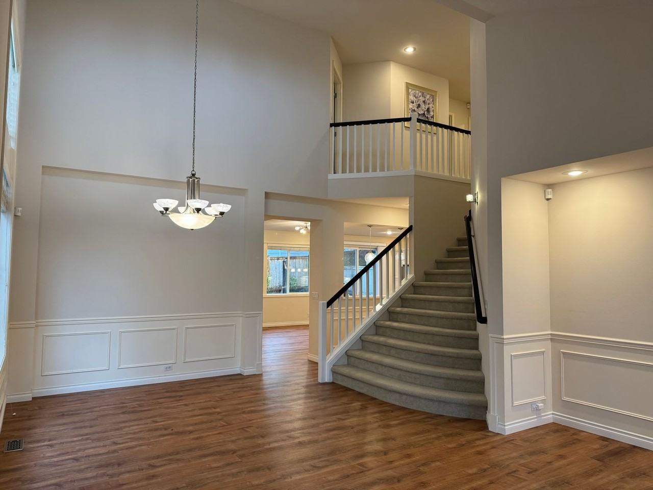 13211 Ne 92nd Way - Photo 3 of 30