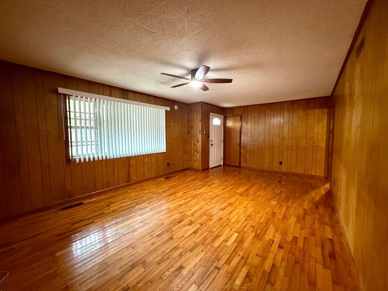 407 Taylor St - Photo 5 of 40