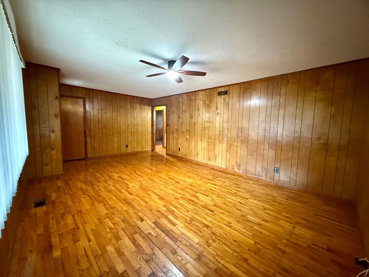 407 Taylor St - Photo 6 of 40