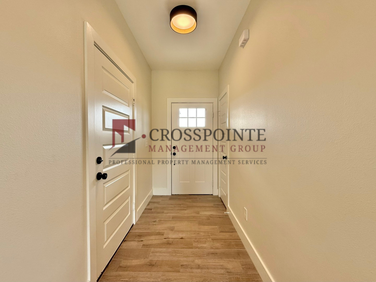 17422 Crossing Cir - Photo 3 of 23