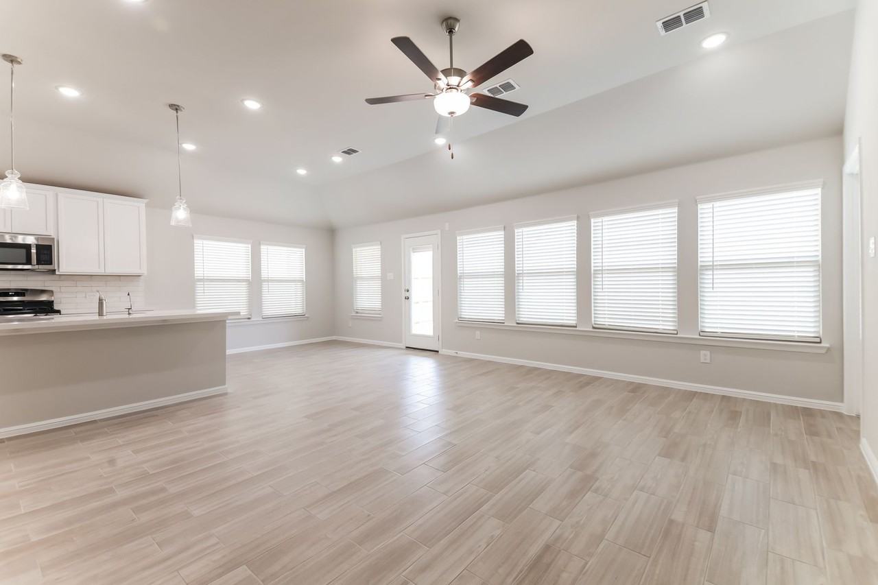 5108 Middlestone Ln - Photo 4 of 19