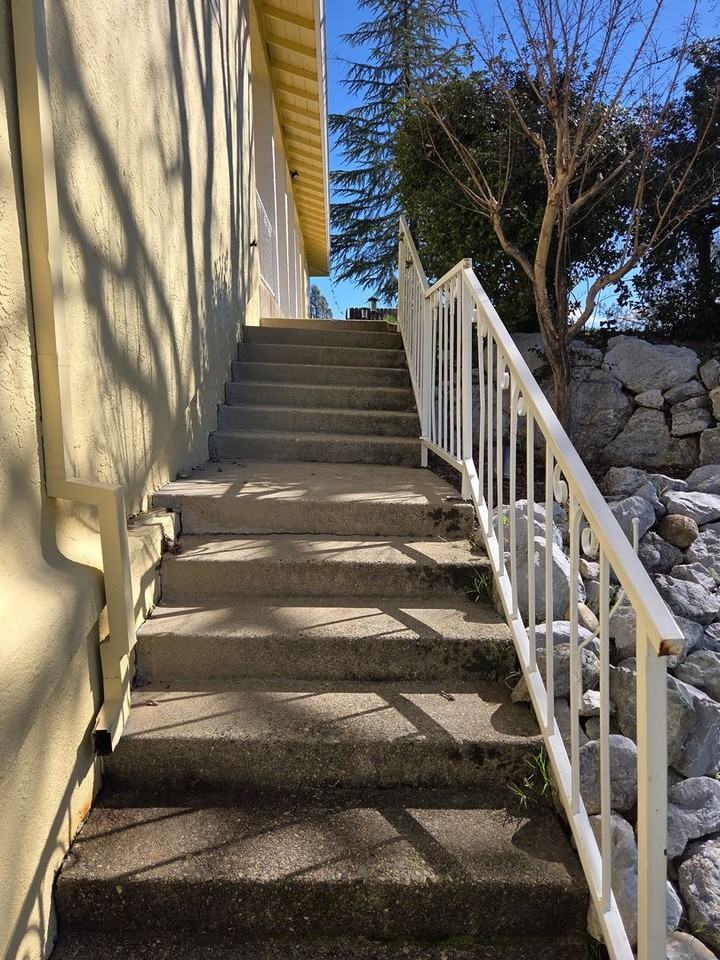 19090 Hollow Ln - Photo 6 of 50