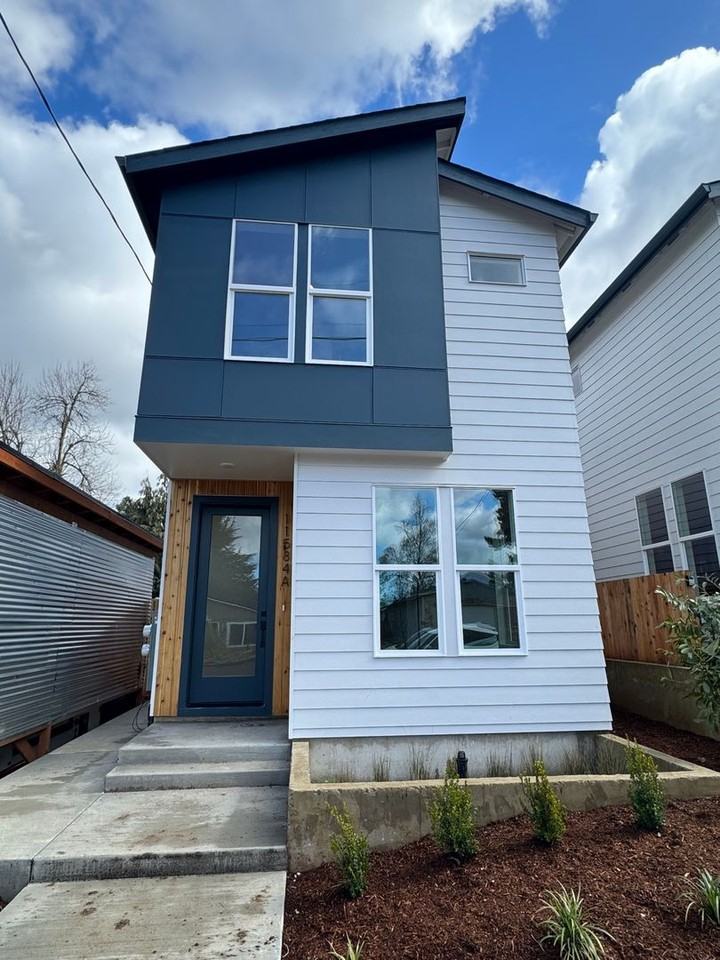 L0652 - Photo 3 of 38