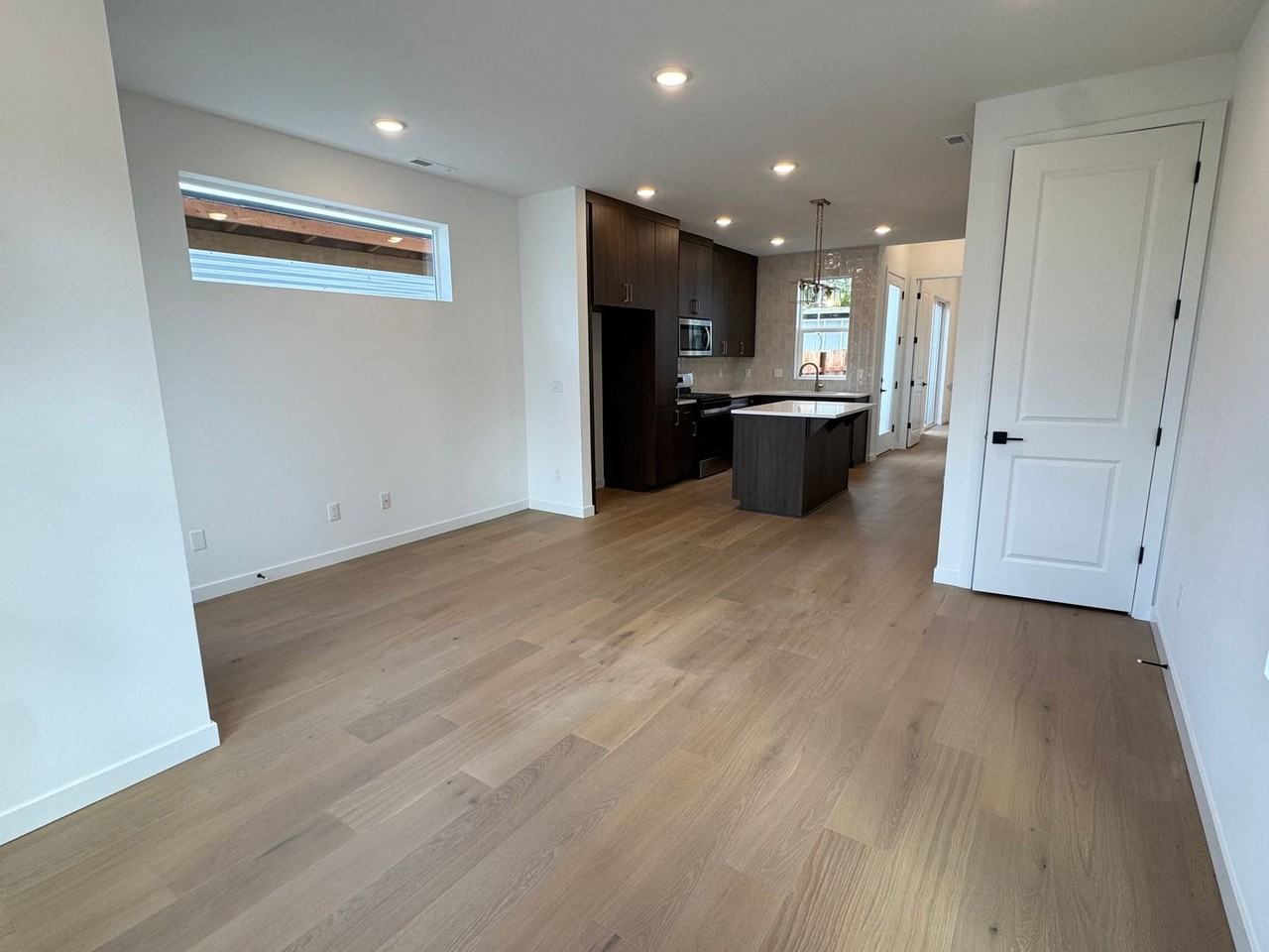 L0652 - Photo 5 of 38