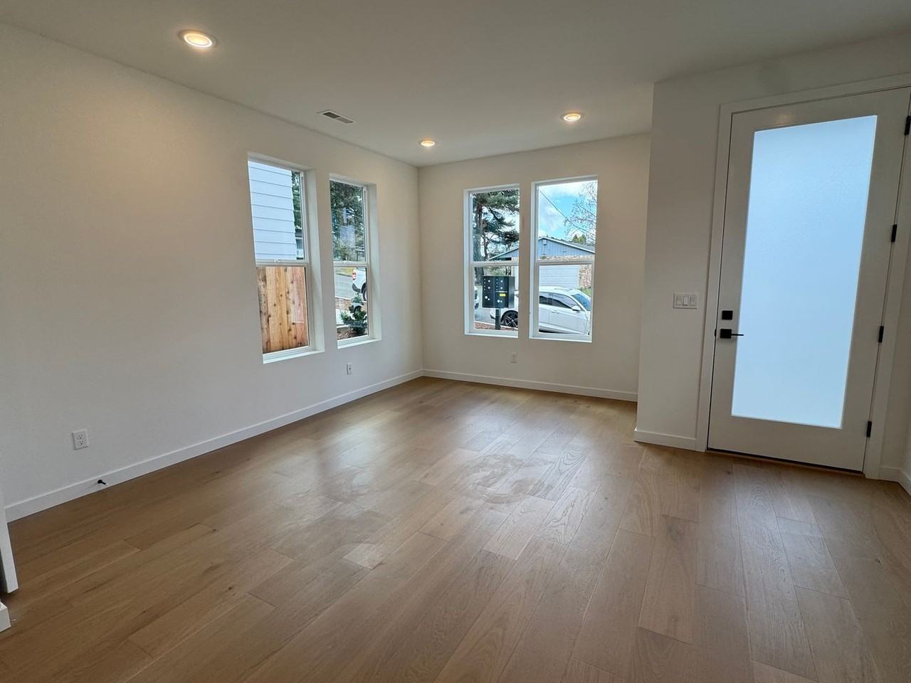 L0652 - Photo 6 of 38