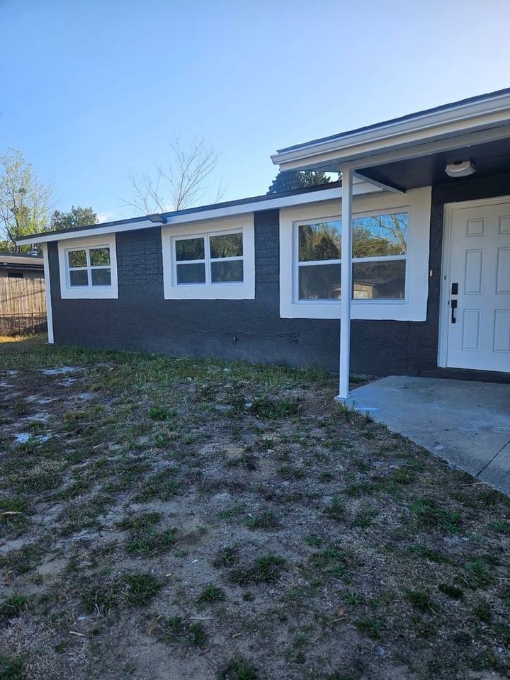 838 Lewis Dr - Photo 2 of 46