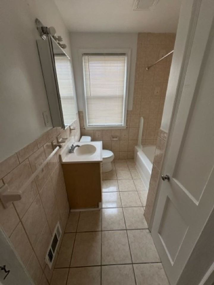 4007 Bancroft Rd - Photo 2 of 26