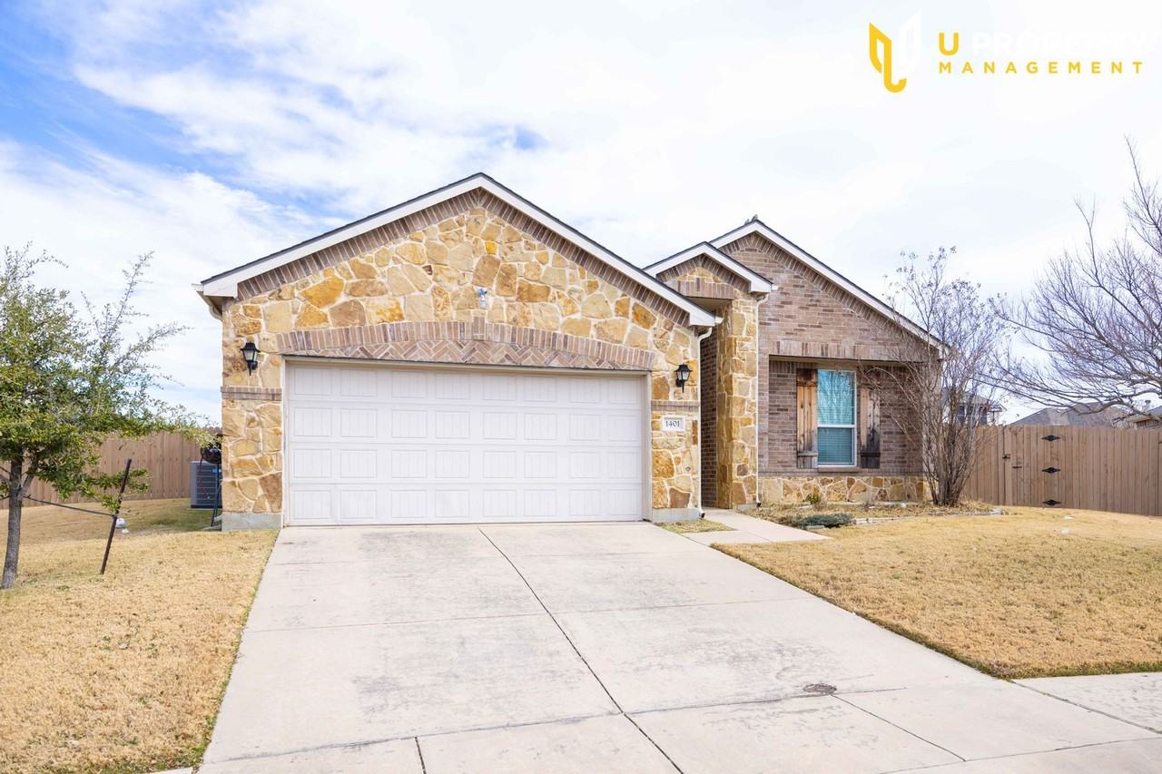1401 Nicholas Ln - Photo 2 of 26