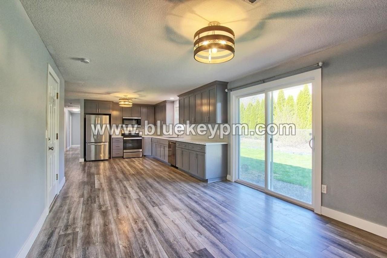 612 Ne 6th St - Photo 7 of 17