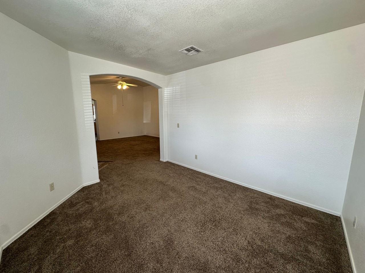 9011 E Weyburn Dr - Photo 6 of 18