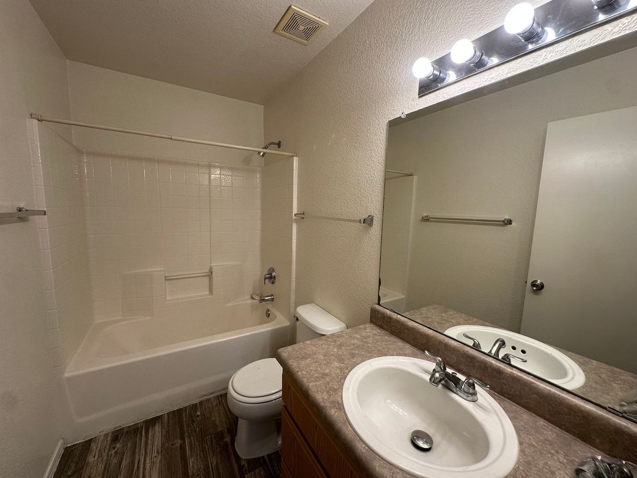 9011 E Weyburn Dr - Photo 7 of 18