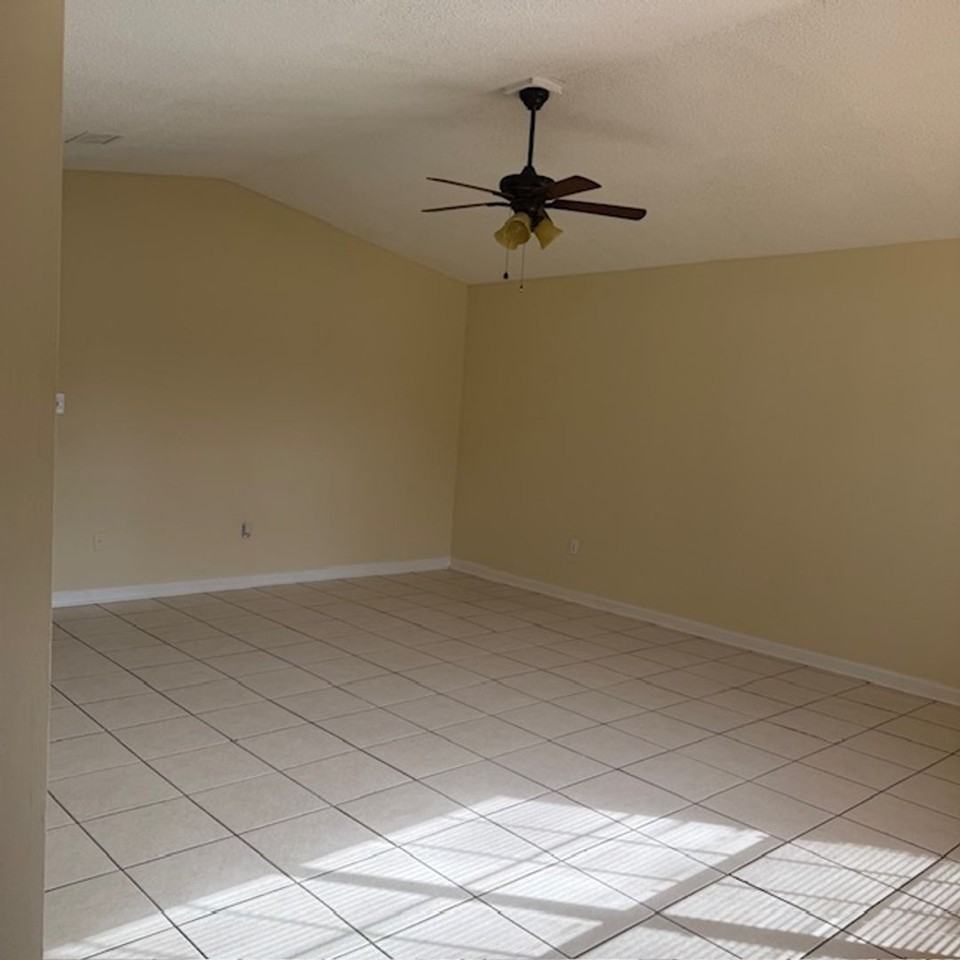 88 Hickory Ave - Photo 4 of 12