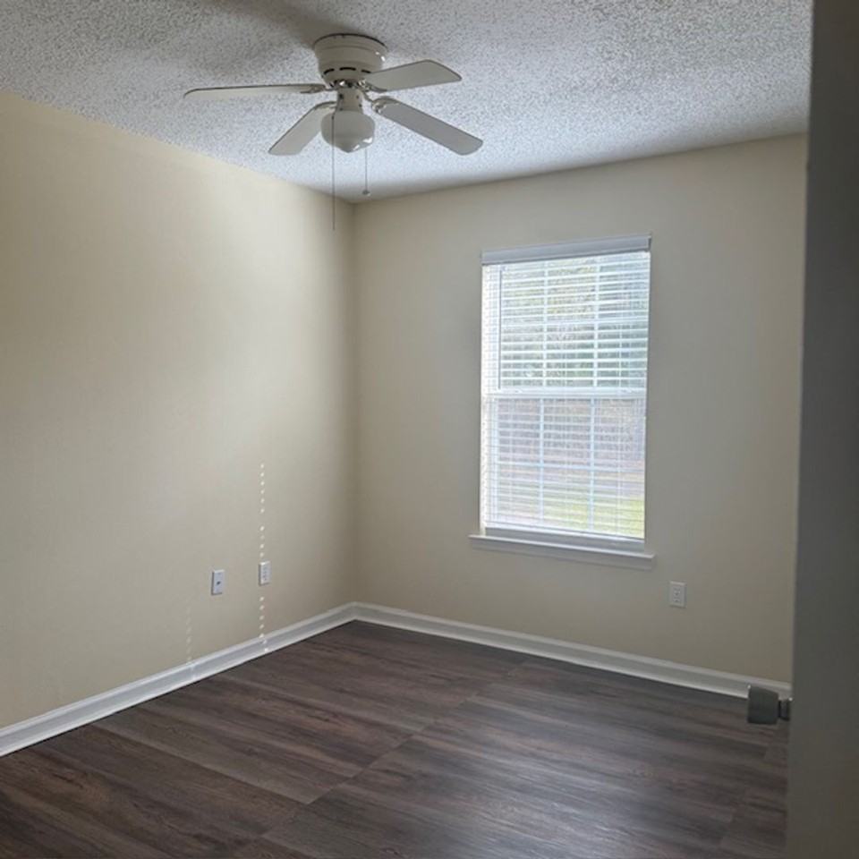 88 Hickory Ave - Photo 5 of 12