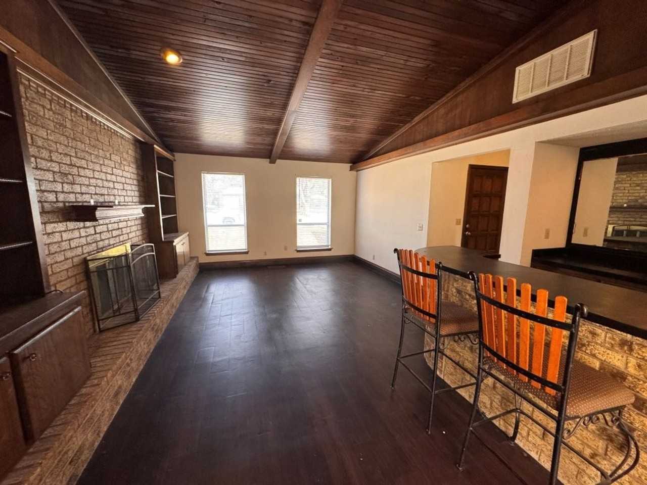 1920 Rolling Stone Dr - Photo 3 of 19