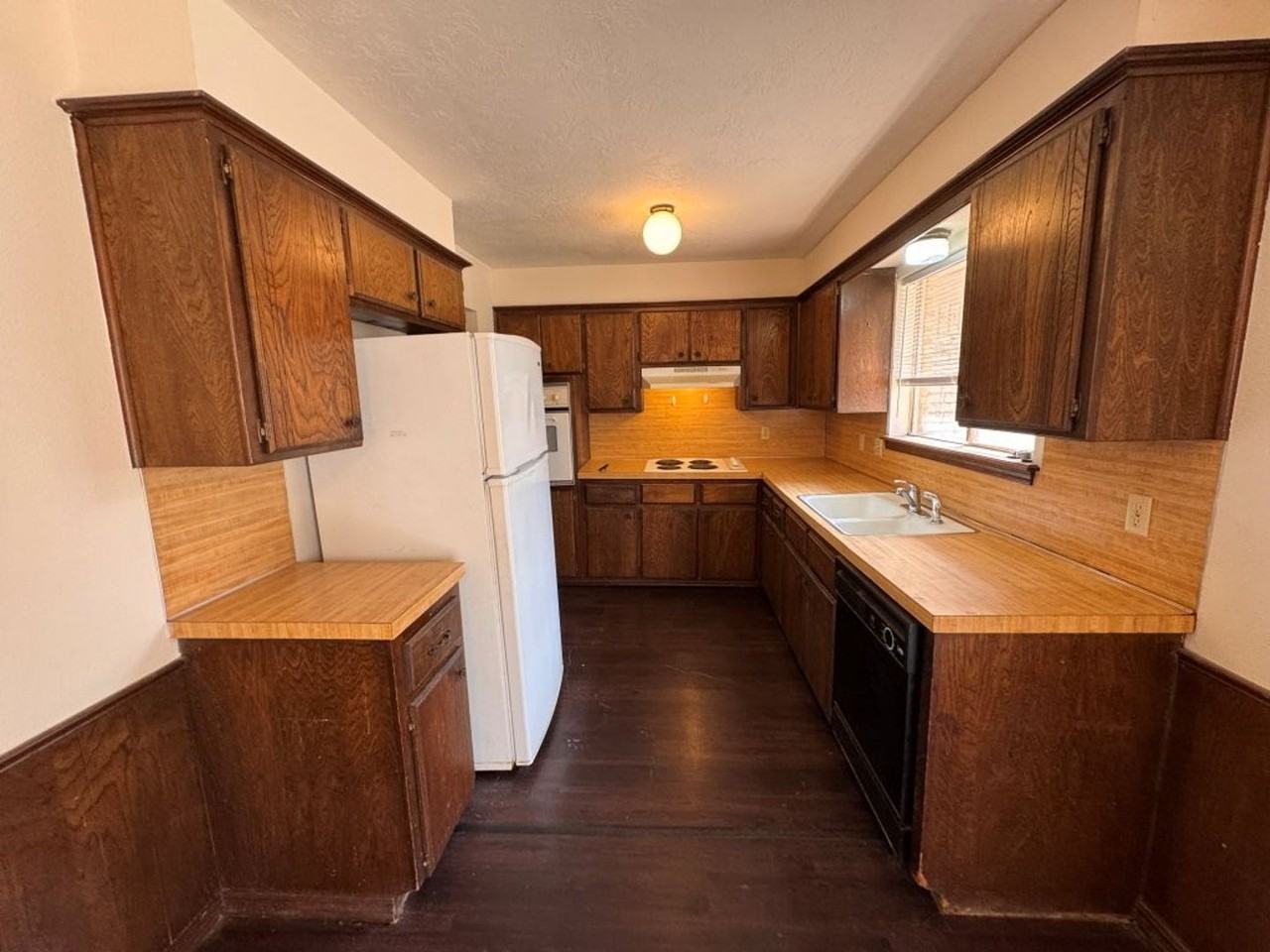 1920 Rolling Stone Dr - Photo 5 of 19