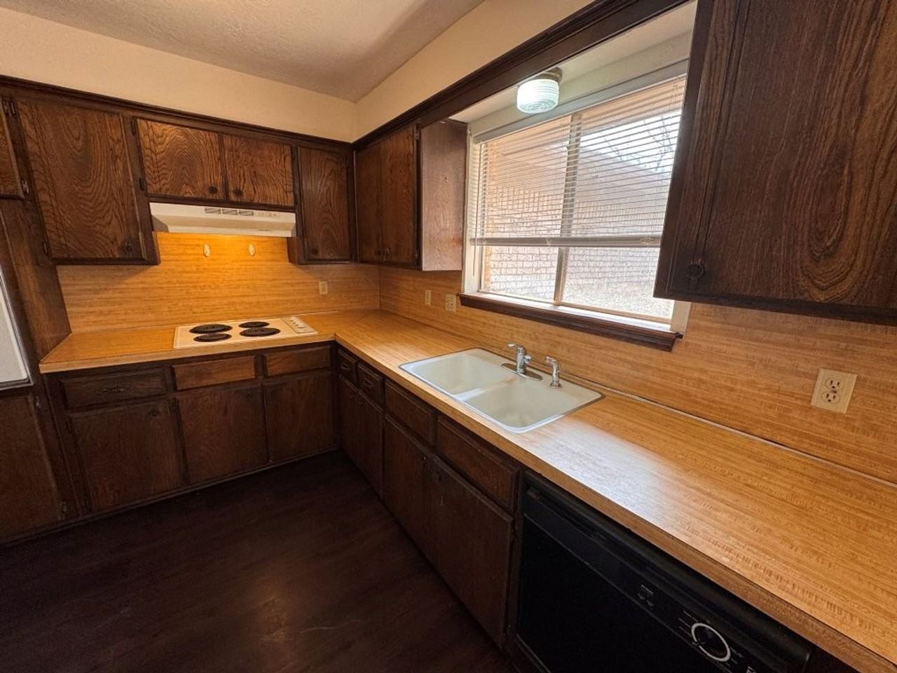 1920 Rolling Stone Dr - Photo 7 of 19