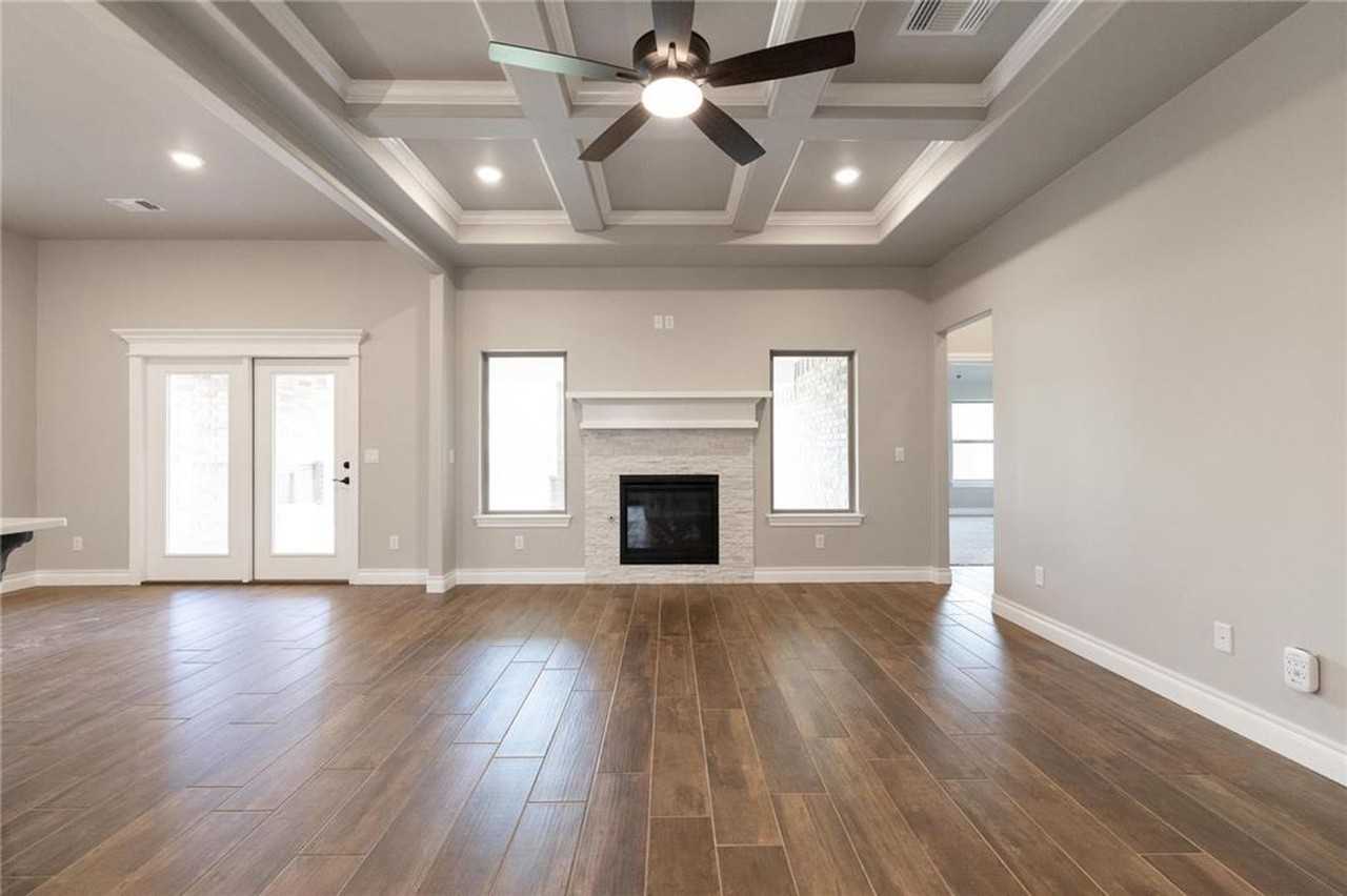 9320 Nw 118th Ter - Photo 2 of 19