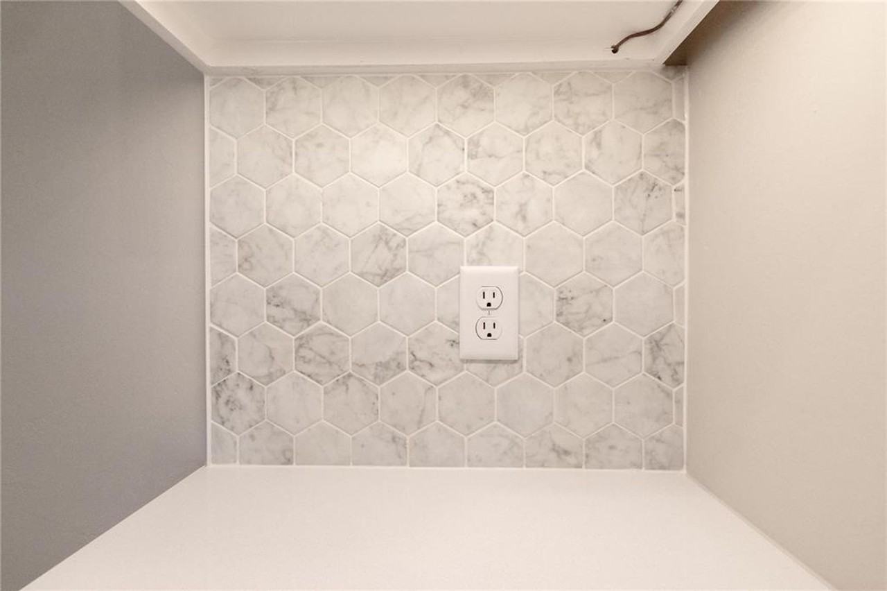 9320 Nw 118th Ter - Photo 6 of 19