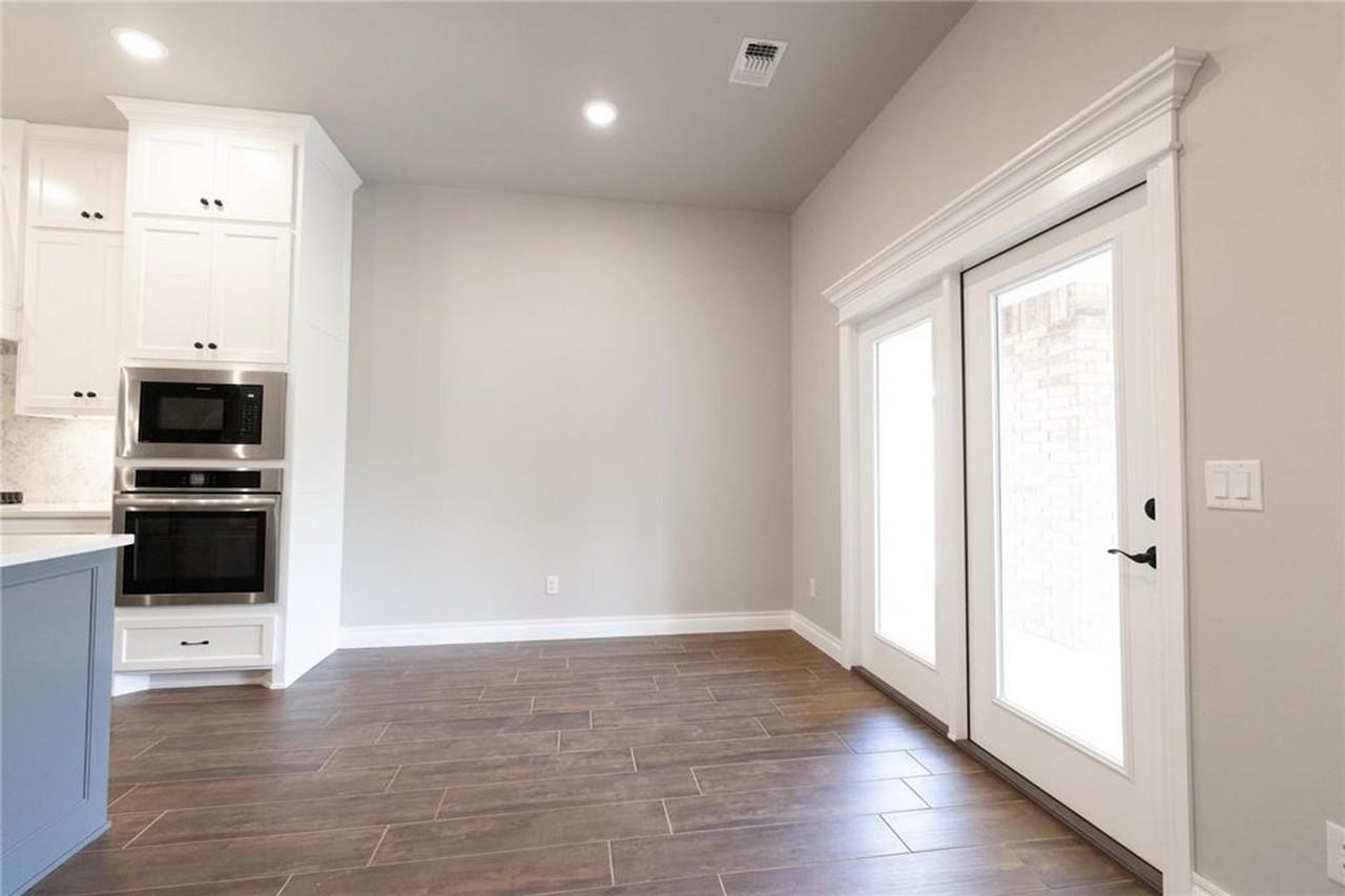 9320 Nw 118th Ter - Photo 7 of 19