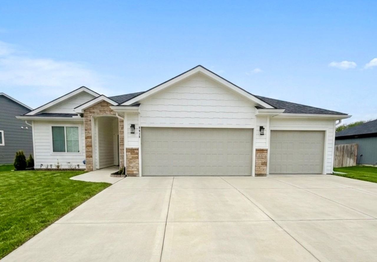 4916 Plumthicket Dr - Photo 3 of 13