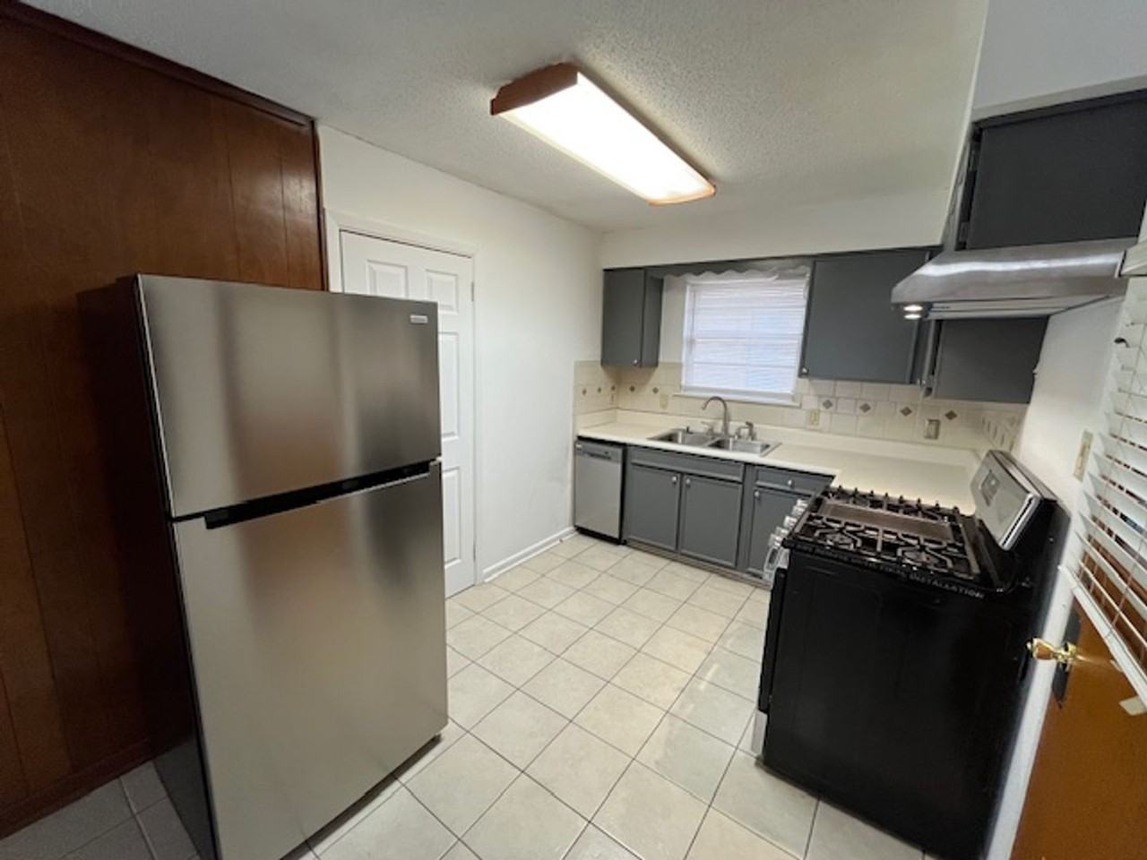 11121 Beverly Hills Dr - Photo 6 of 30