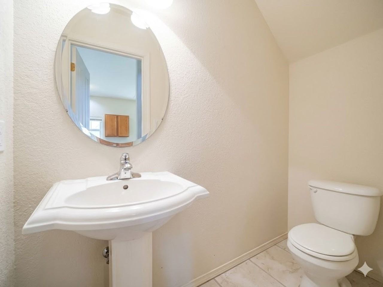 1399 1399 NW Clatsop - #1 - Photo 7 of 25