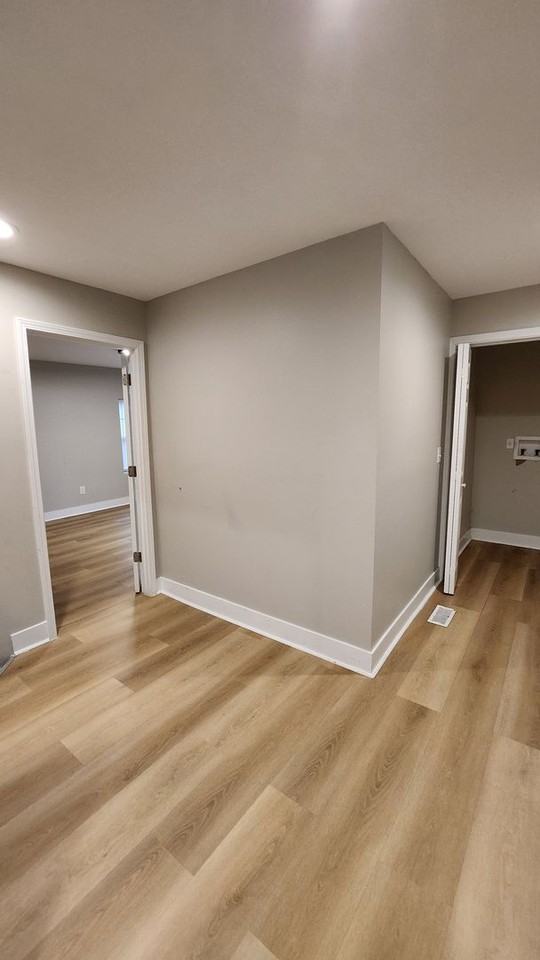 4630 Farrington Ave - Photo 5 of 11