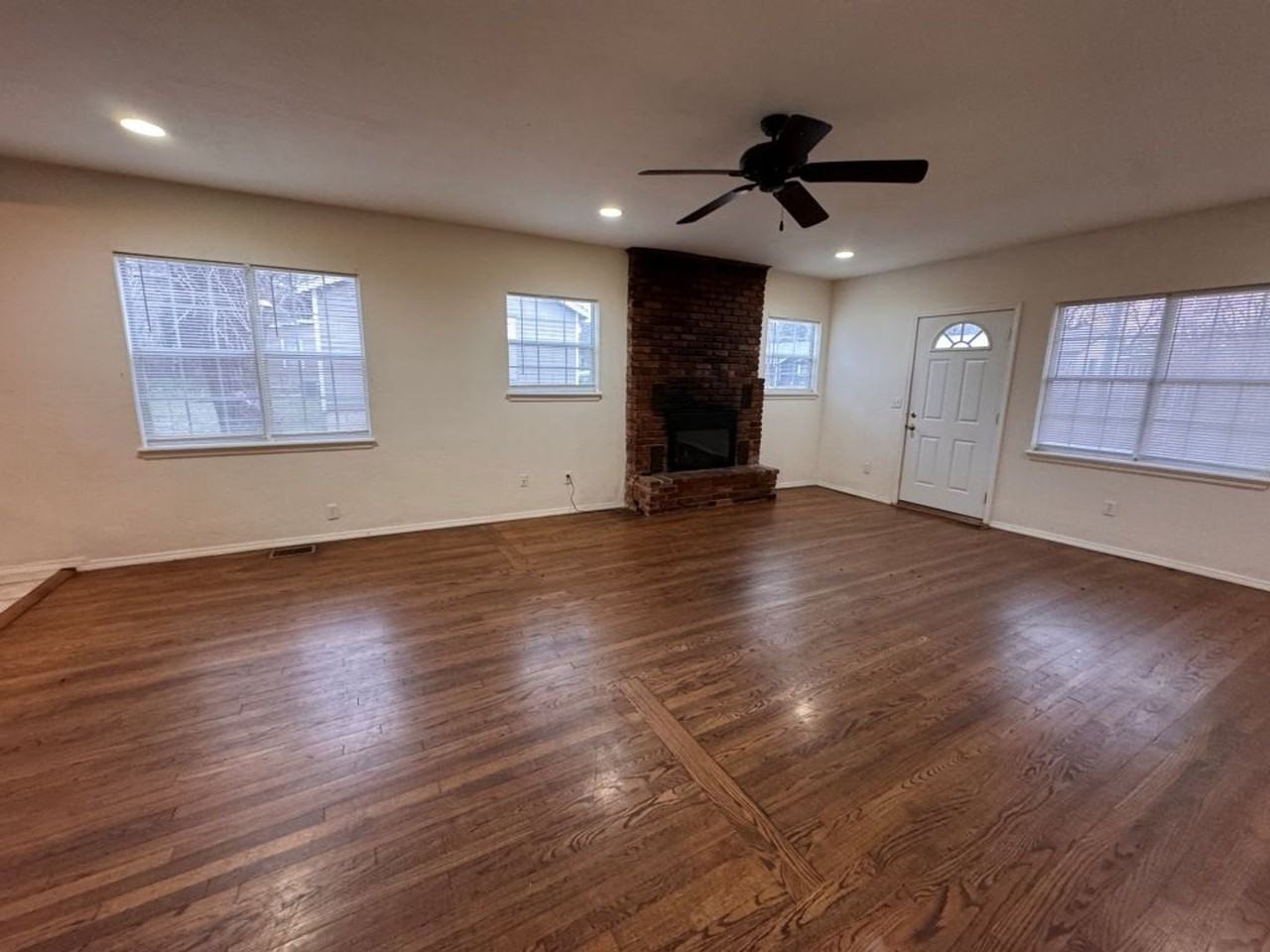 708 Tollie Dr - Photo 4 of 20