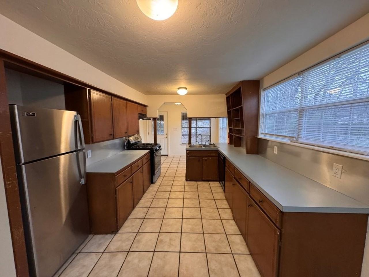 708 Tollie Dr - Photo 5 of 20