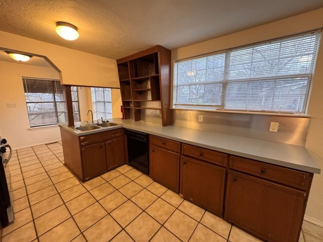 708 Tollie Dr - Photo 6 of 20