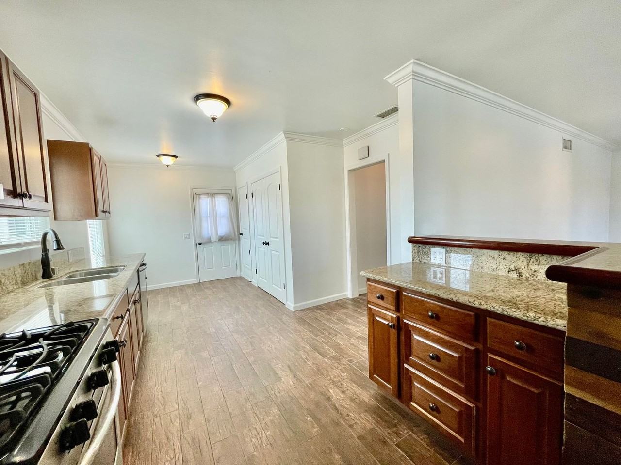 249 S Worthy Dr - Photo 4 of 19