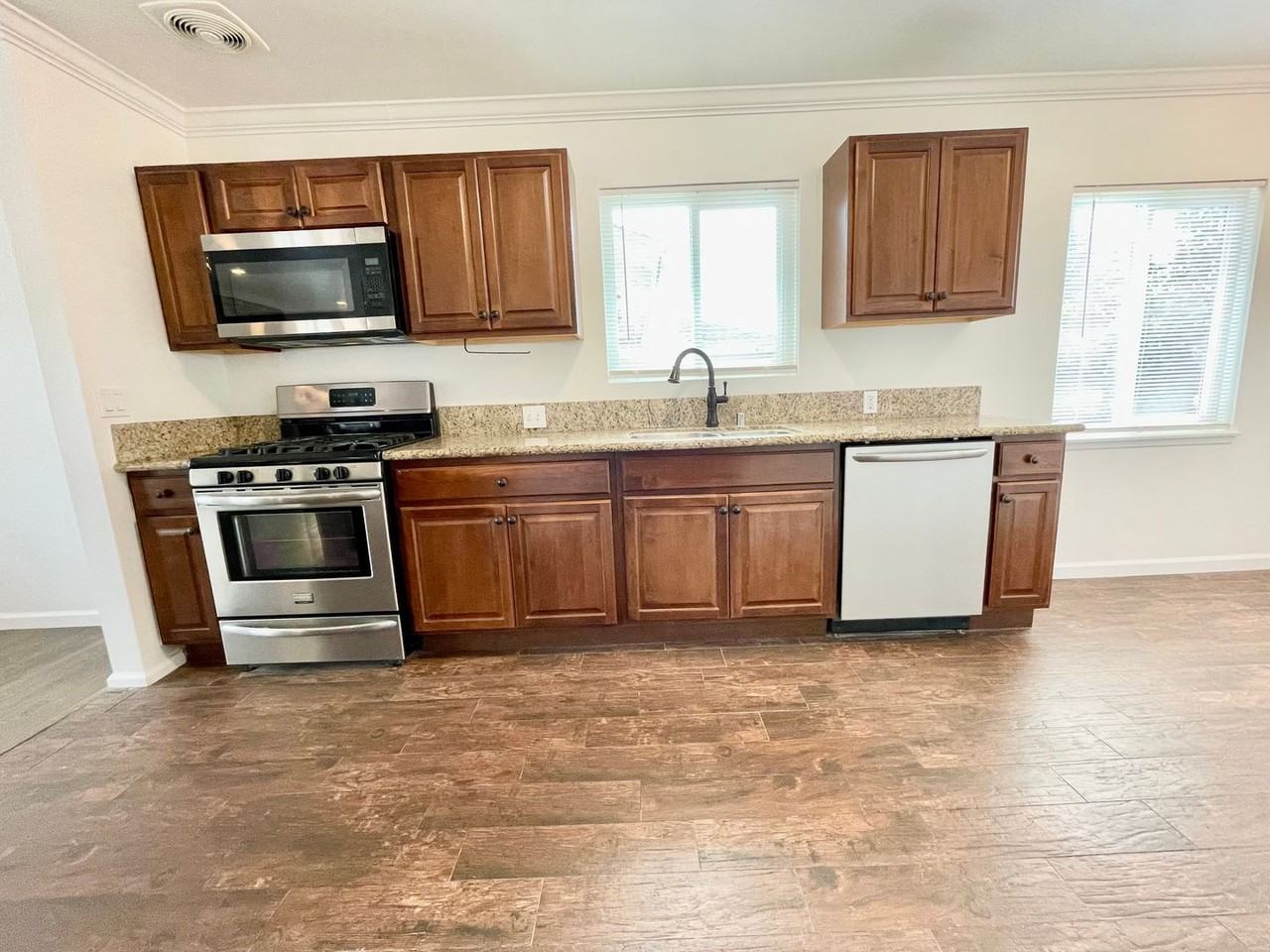 249 S Worthy Dr - Photo 5 of 19