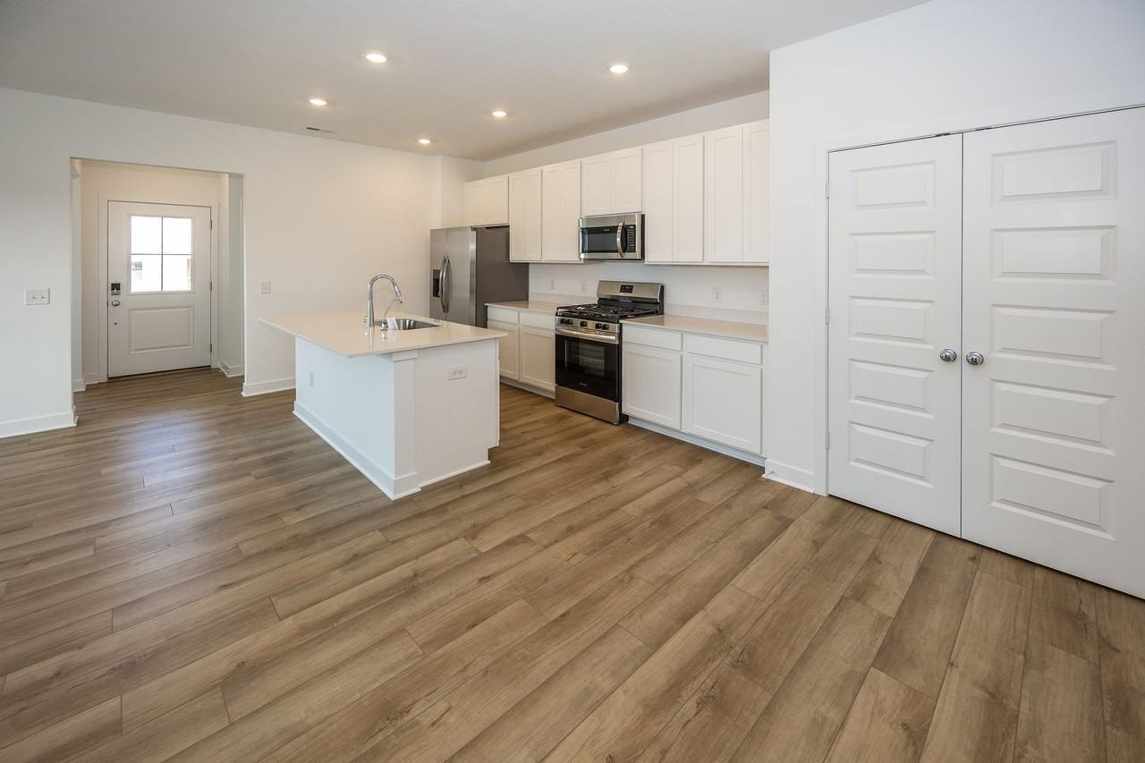 17273 Wellburn Dr - Photo 2 of 21