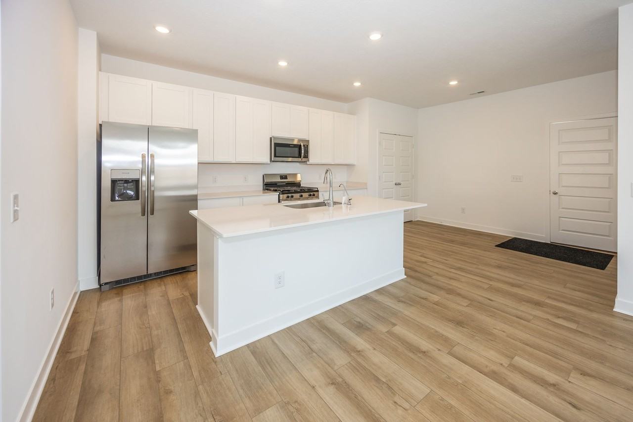 17273 Wellburn Dr - Photo 3 of 21