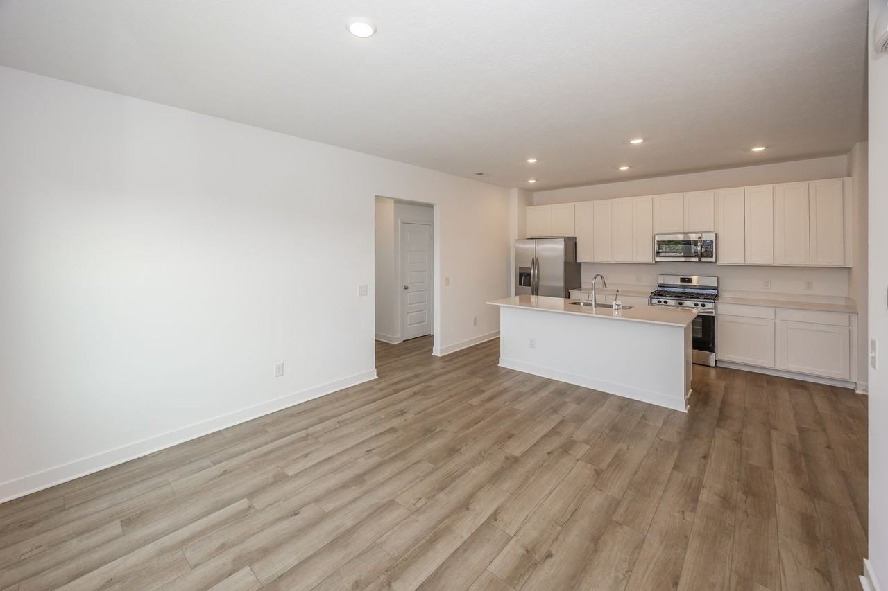 17273 Wellburn Dr - Photo 4 of 21