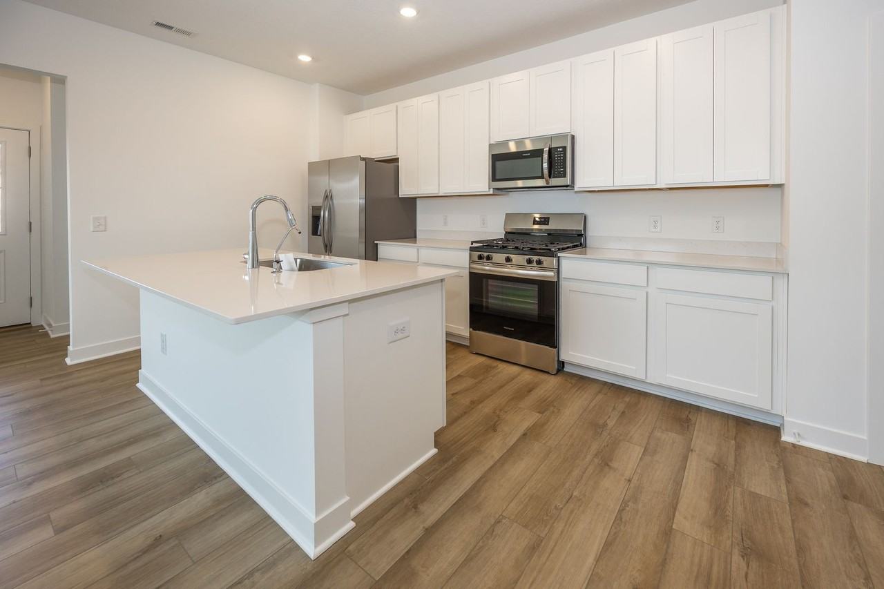 17273 Wellburn Dr - Photo 5 of 21