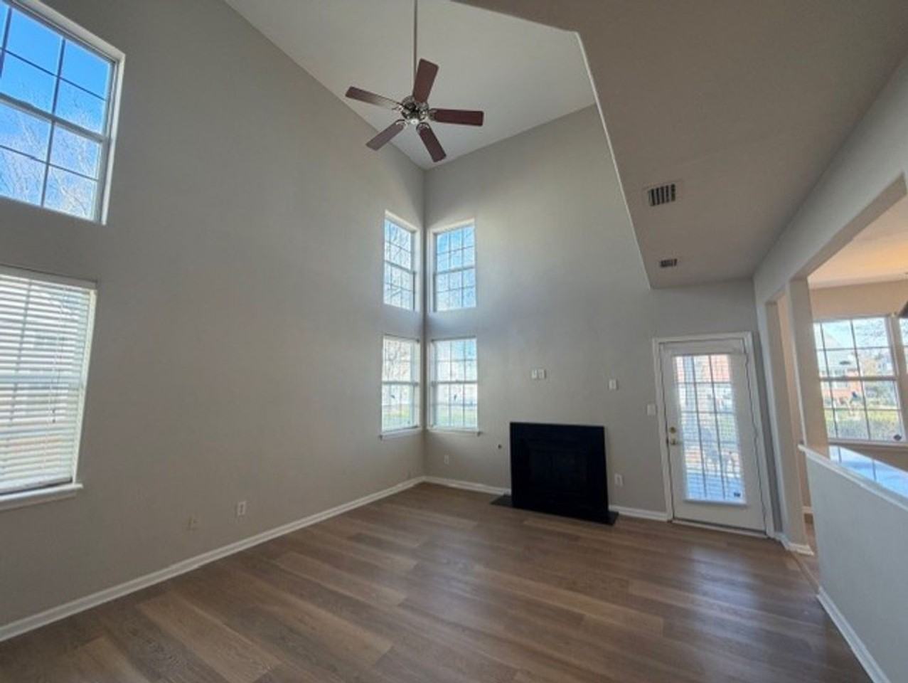 2029 Augusta Ct - Photo 3 of 34