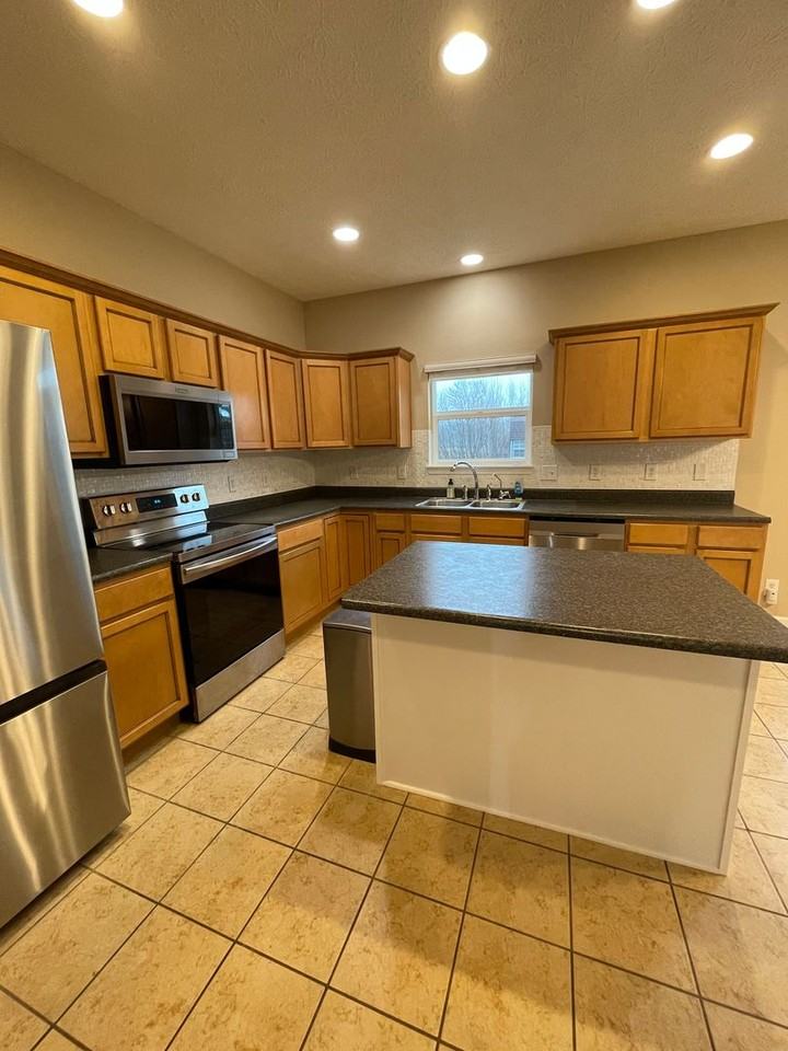 4915 Little Pine Dr - Photo 2 of 34