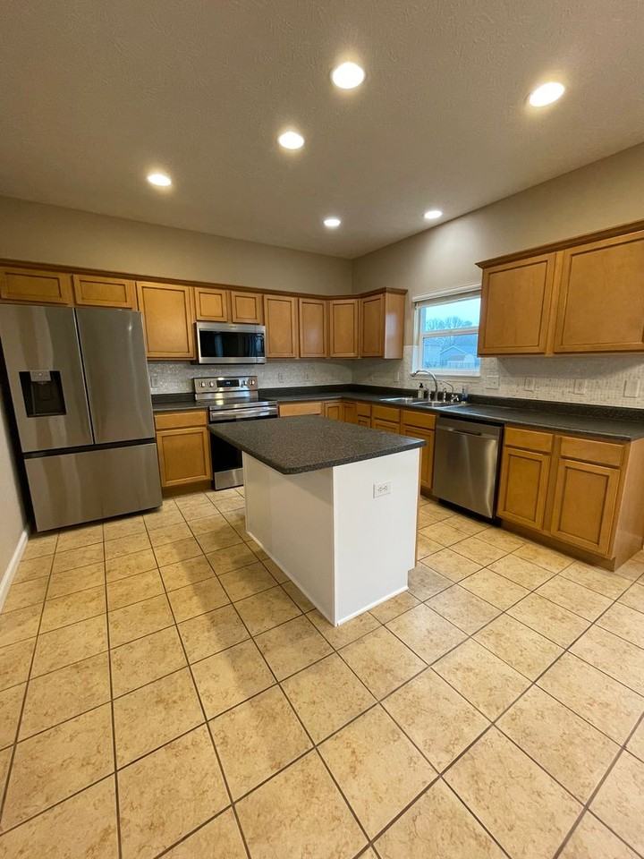 4915 Little Pine Dr - Photo 3 of 34