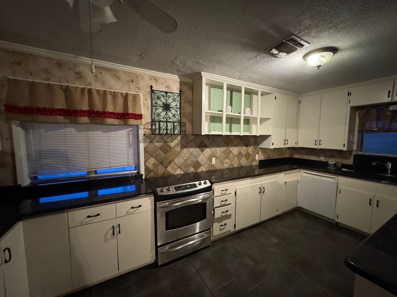 279 Lazy Acres Dr - Photo 4 of 16