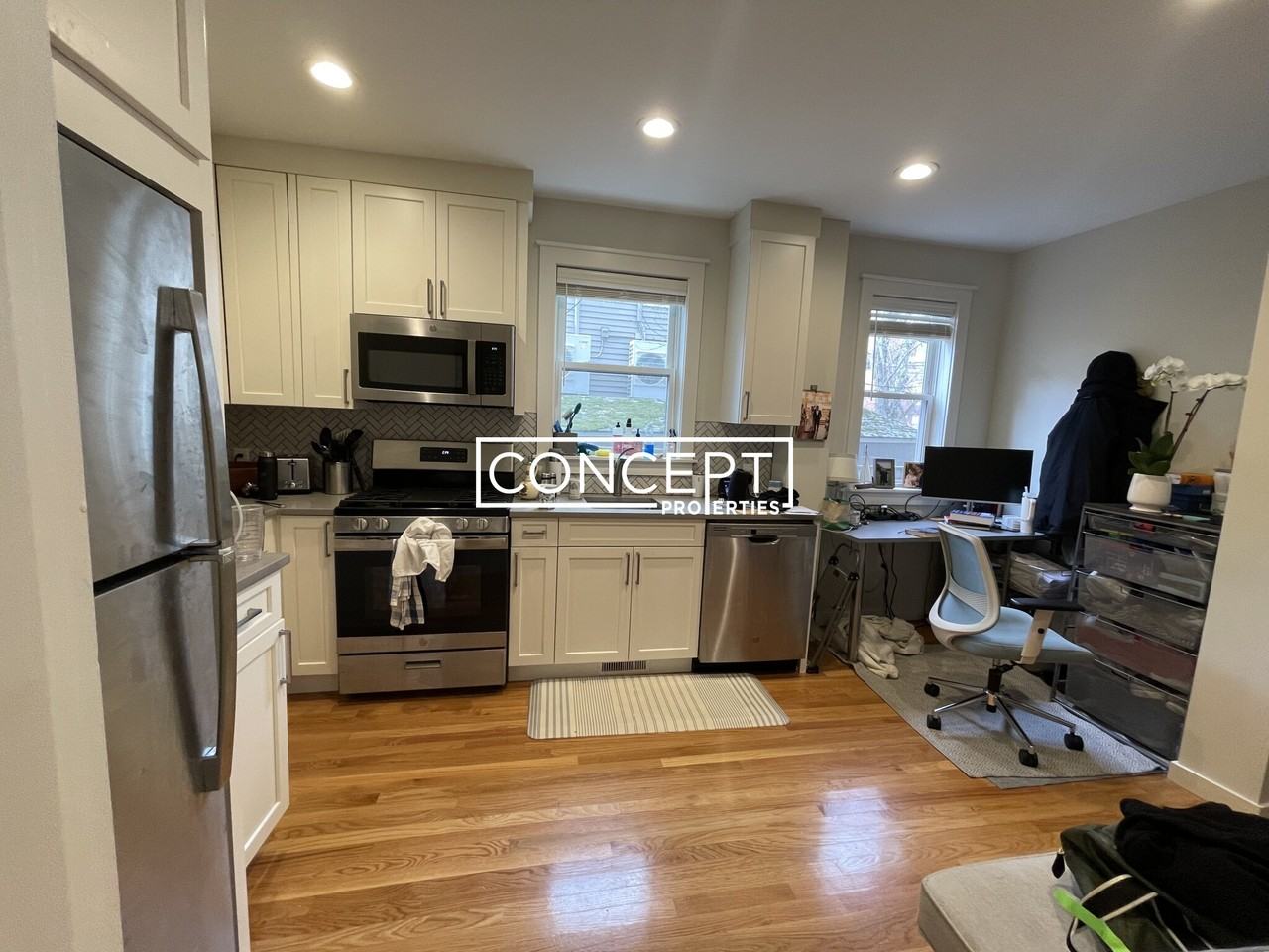 568 Green St #1 - Photo 3 of 8